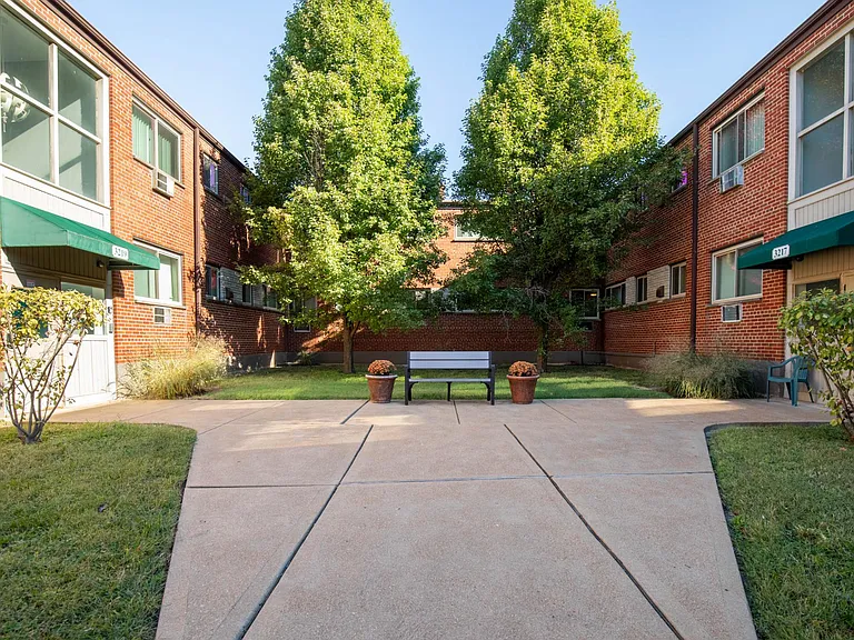 3217 Russell Blvd #6 — Photo 12