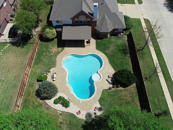 3rd image of 1400 Penny Ln