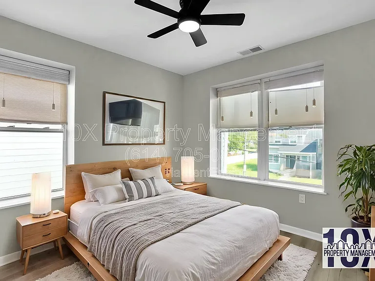 1213 E Whittier St — Photo 18