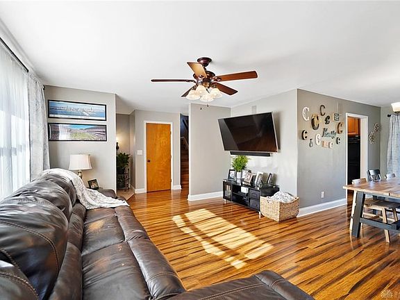 5th image of 3694 Moorhill Dr