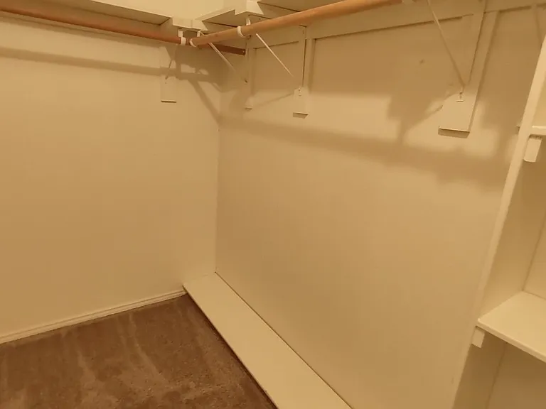 1121 N Locust St #7 — Photo 14
