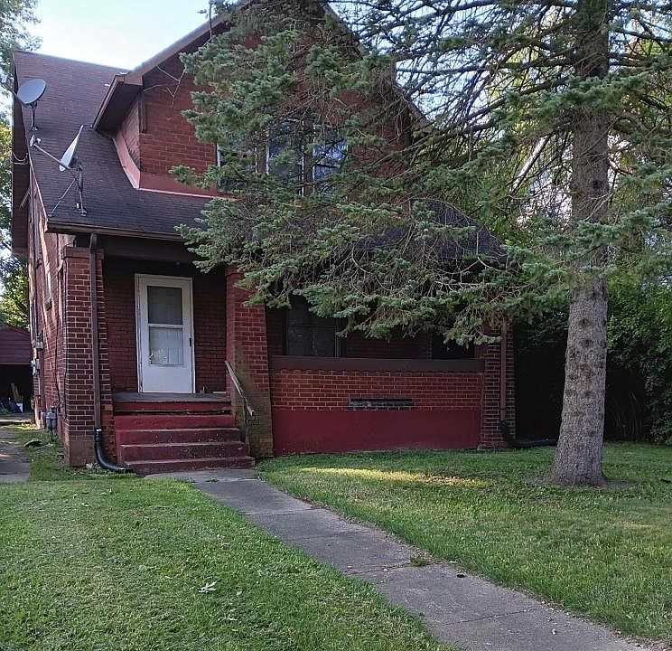 1st image of 720 Woodbine Ave SE