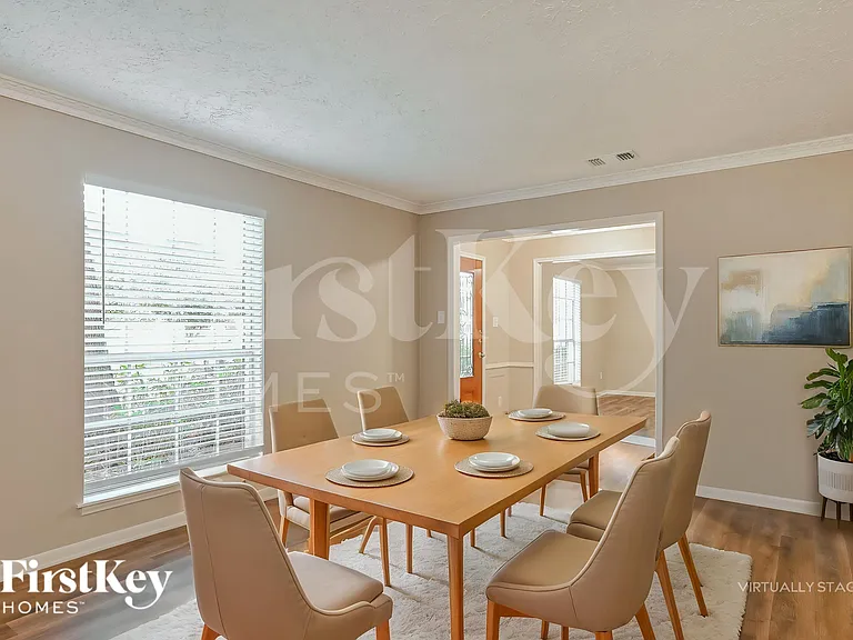 4146 Meadowbank Dr — Photo 7