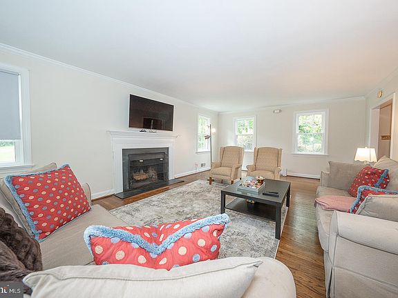 5th image of 536 Conestoga Rd