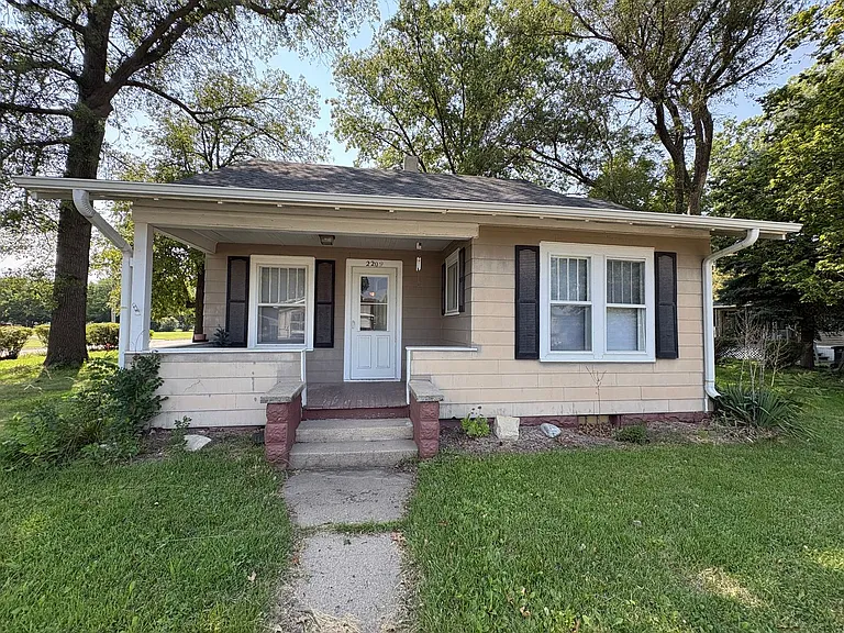 2209 Hawthorne Ave — Photo 36