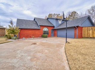2002 NE 36th St, Lawton, OK 73507