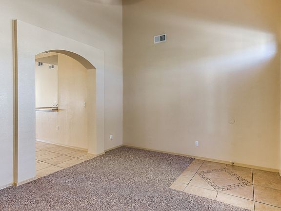 5th image of 10827 Aaron St