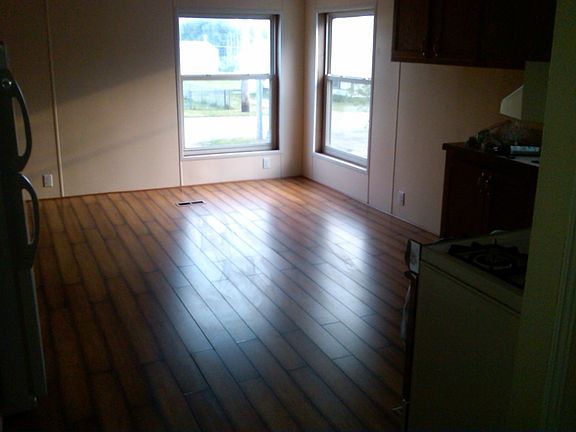 3rd image of 1111 2nd Ave W