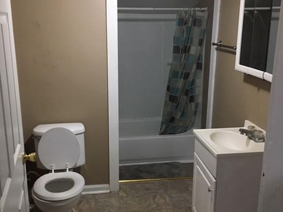 5th image of 677 Lynn St