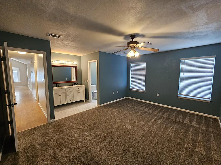 2219 Calle De Cantabria — Photo 23