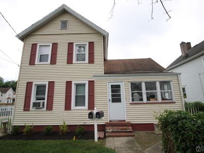 3 Oak St, East Brunswick, NJ, 08816