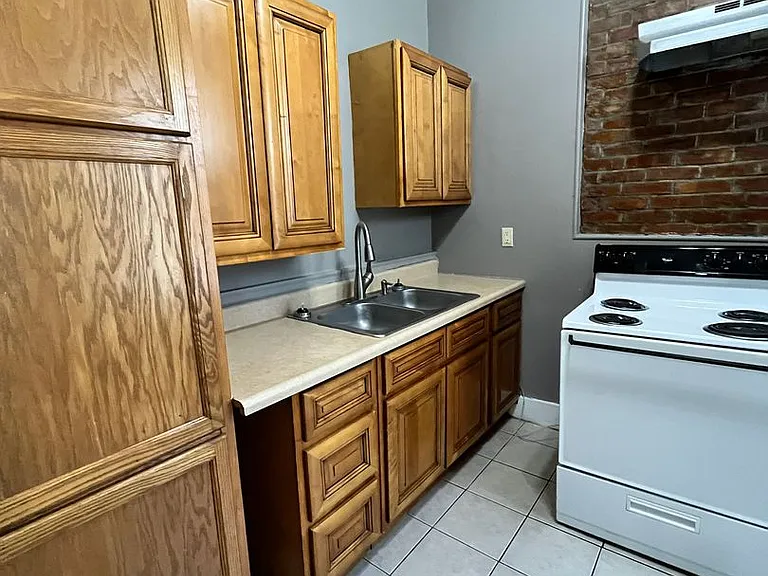 1124 S. 3rd St — Photo 35