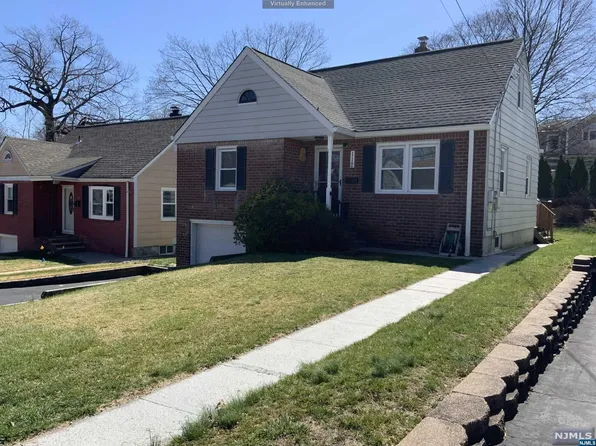 112 Stelling Ave, Maywood, NJ 07607