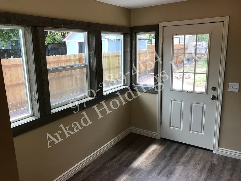 1015 S 4th St — Photo 14