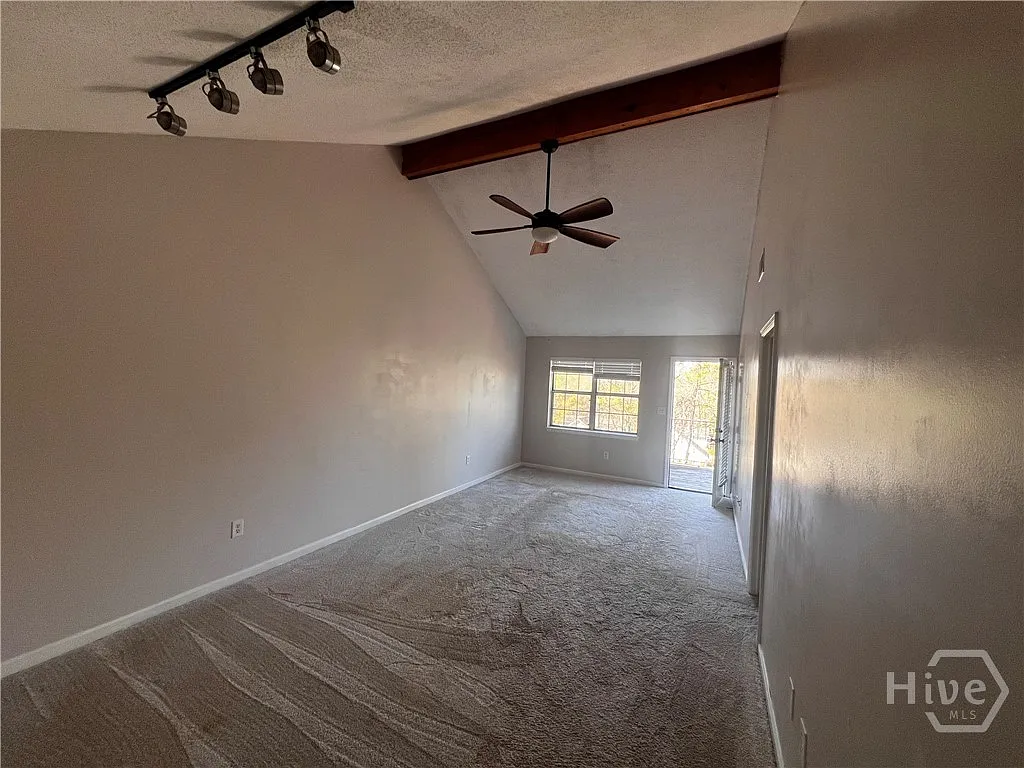 2 bed, 2.0 bath, 1200 sqft, $1,295 — Photo 2