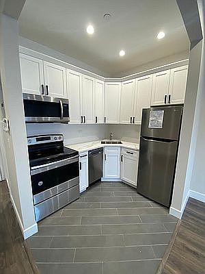 3rd image of 30-38 Steinway St Penthouse 8