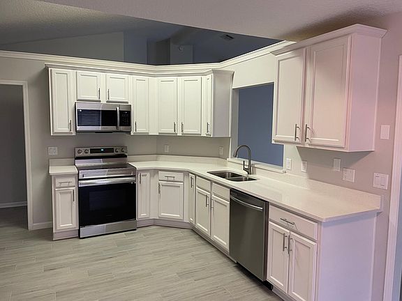 4th image of 65 Waterbridge Pl
