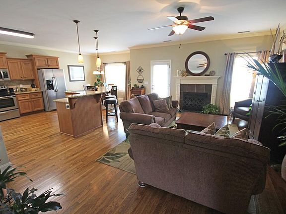 5th image of 7810 Ellen Dr