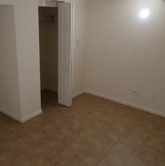 1260 N Greenview Ave #1R — Photo 9