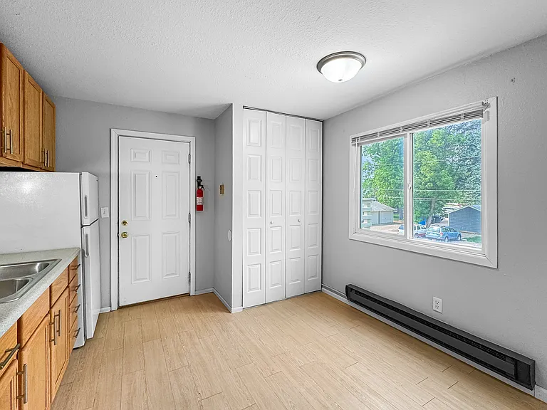 515 Oxford St #1 — Photo 9