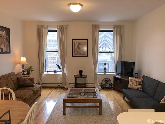 Rented by Oxford Property Group | media 7