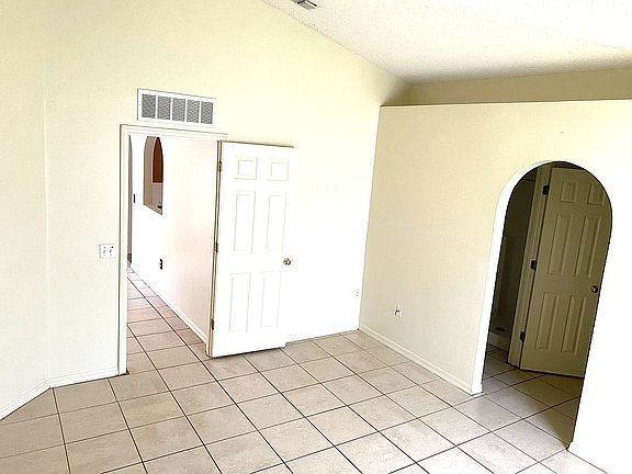 5th image of 2081 Whispering Trails Blvd