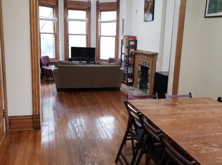 1815 W Roscoe St APT 1F, Chicago, IL 60657
