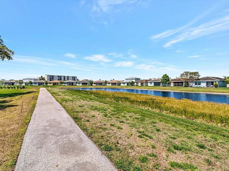 14723 Cumberland Dr #404B — Photo 26