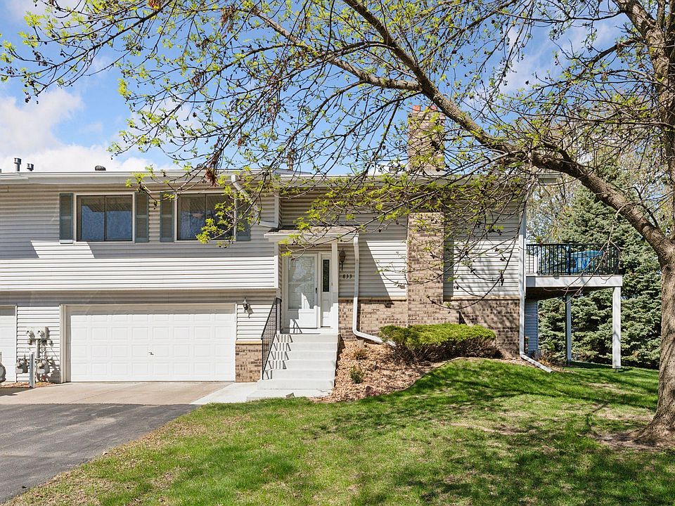 1st image of 833 Evergreen Cir
