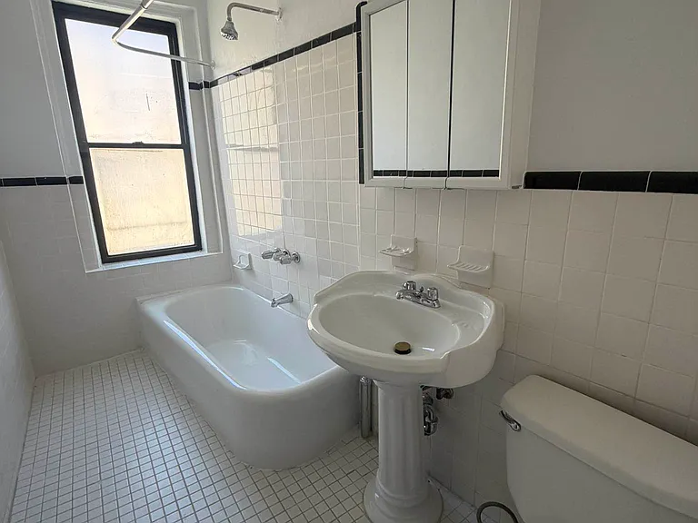 9 Seaman Ave #4M — Photo 9