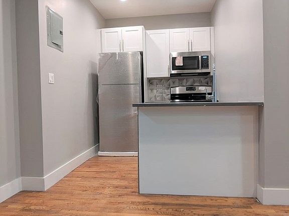 3rd image of 343 Chauncey St