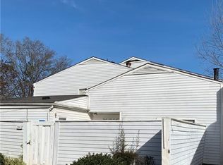 7009 Stonington Ln, Charlotte, NC 28227
