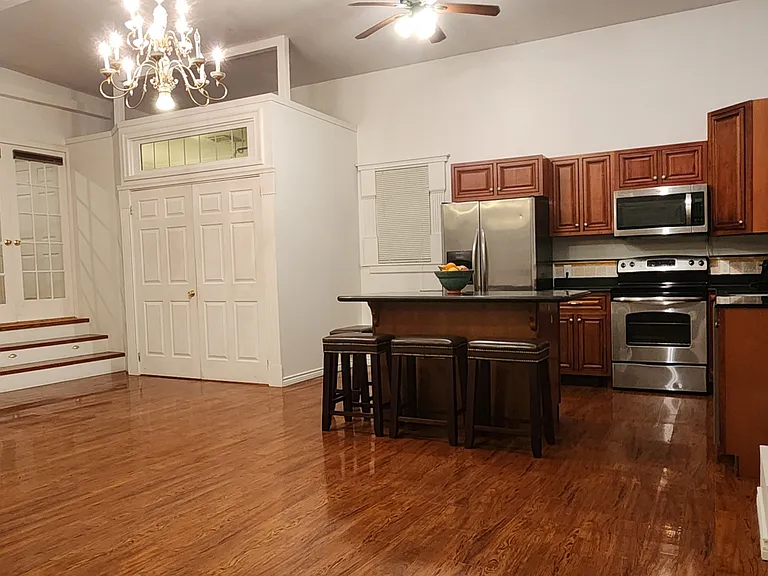 21 Ash St #4 — Photo 3