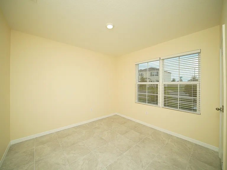 4325 Deleon St — Photo 16