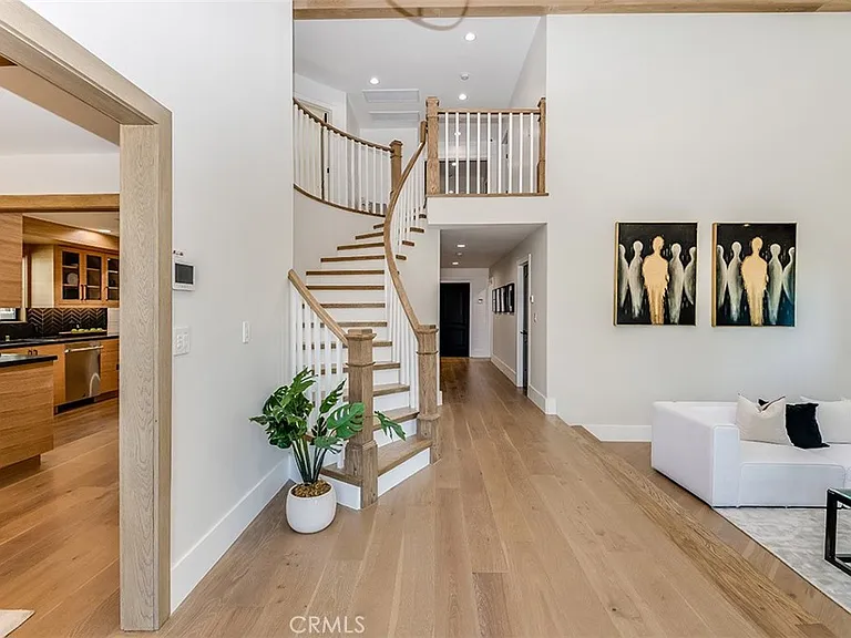 14803 Otsego St — Photo 3