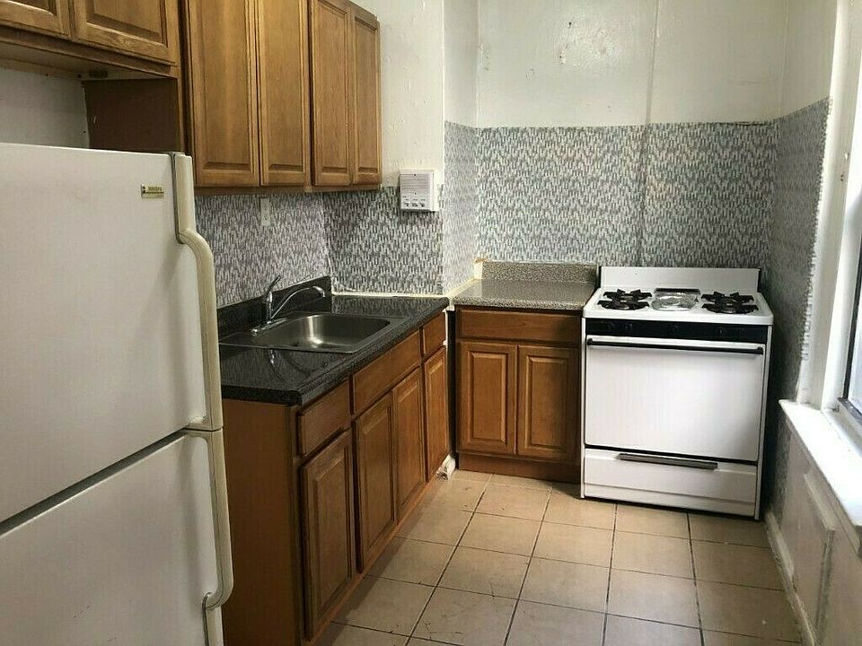 2nd image of 1516 Beach Ave APT 11