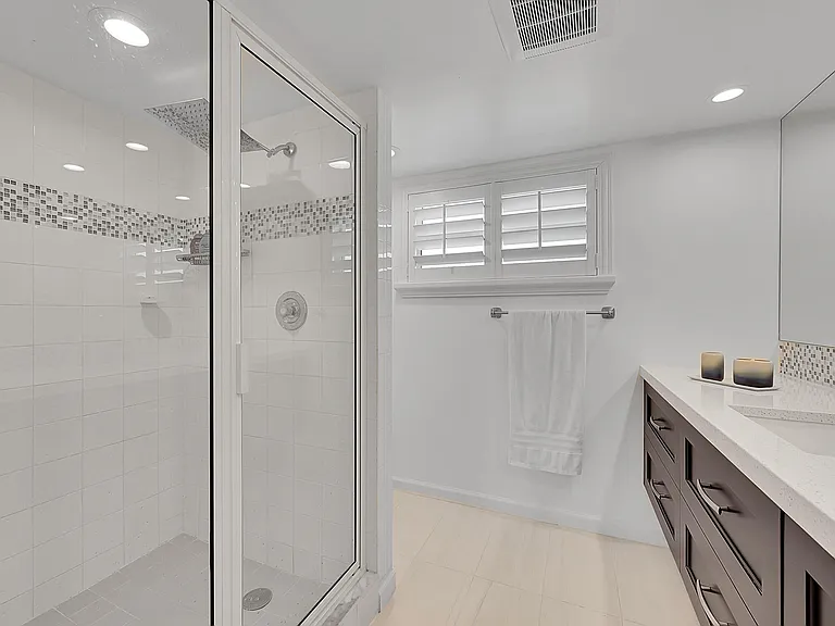 2871 N Ocean Blvd #D302 — Photo 25