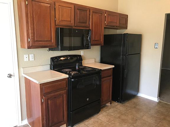 4th image of 4600 Sandage Ave