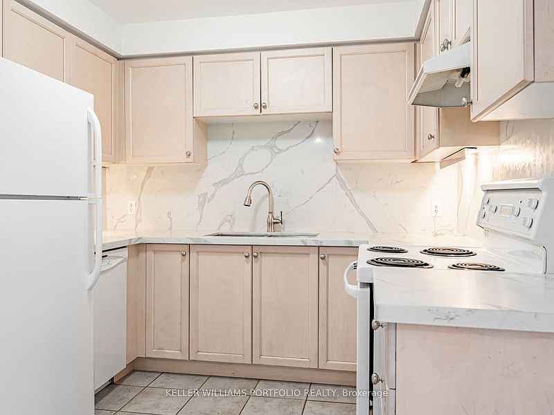 Mississauga House for rent - 3 Bedrooms — photo 6