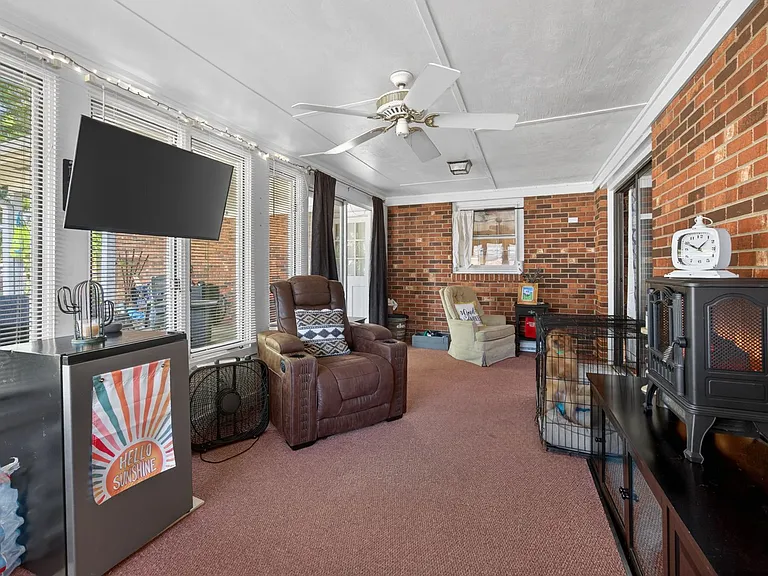 640 Summerest Ct — Photo 8
