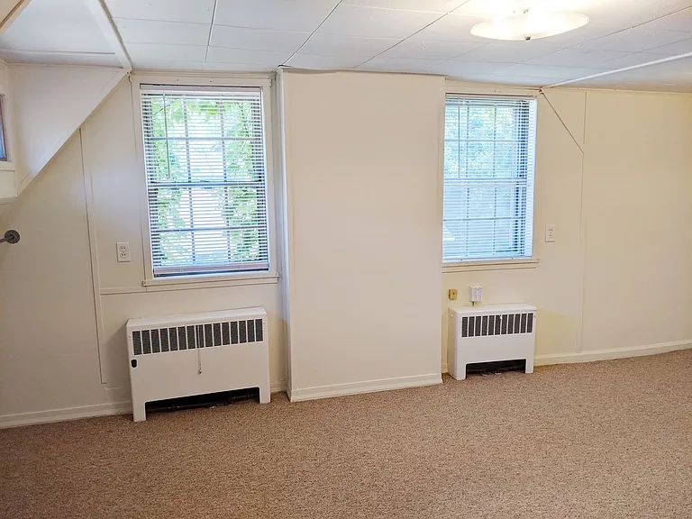 127 S Clark St — Photo 11