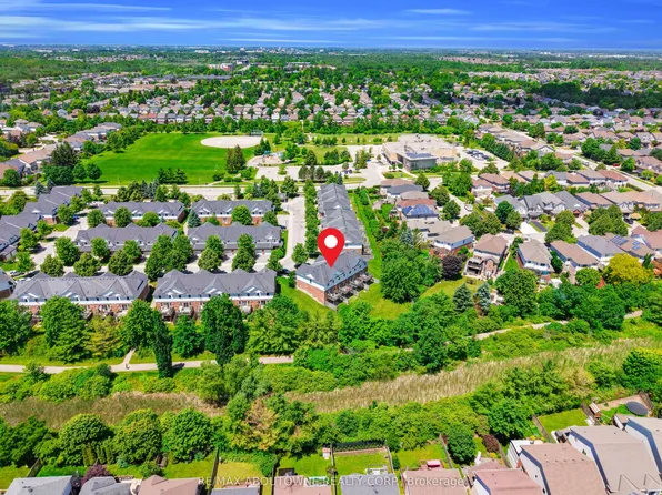 151 Clairfields Dr E #15, Guelph, ON N1L 1P5