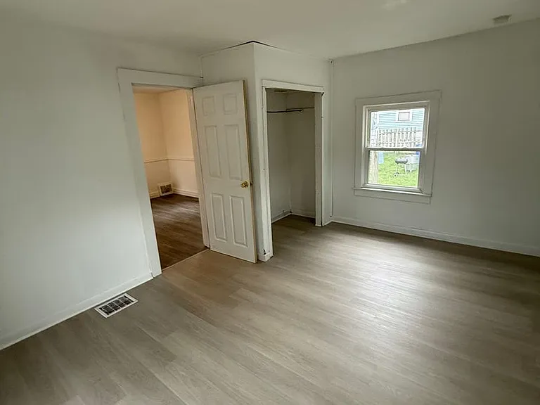10214 Avon Ave — Photo 6