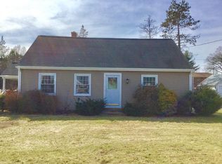 17 Oak Hill Ave, Agawam, MA 01001