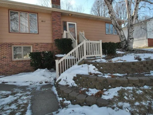 611 Burgess Rd, Yankton, SD 57078