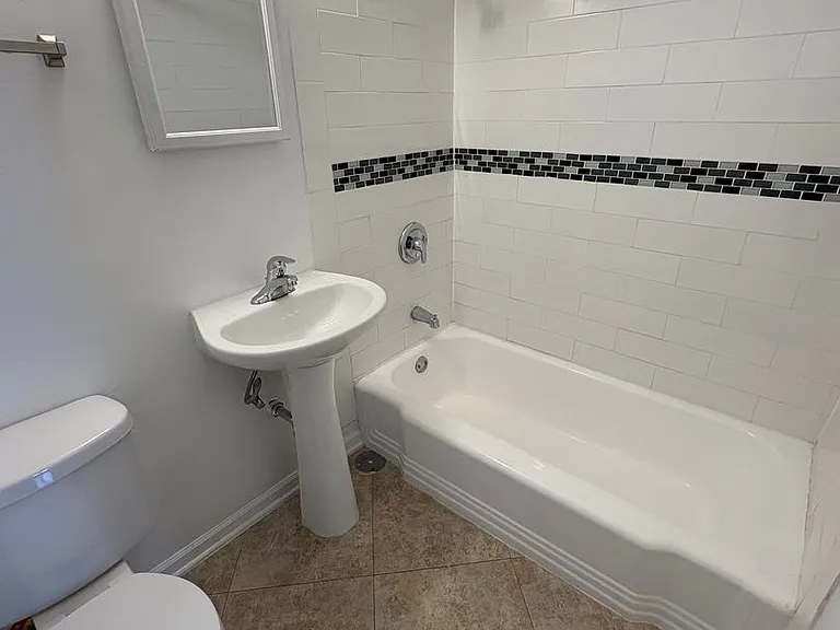 6933 Stanley Ave — Photo 8