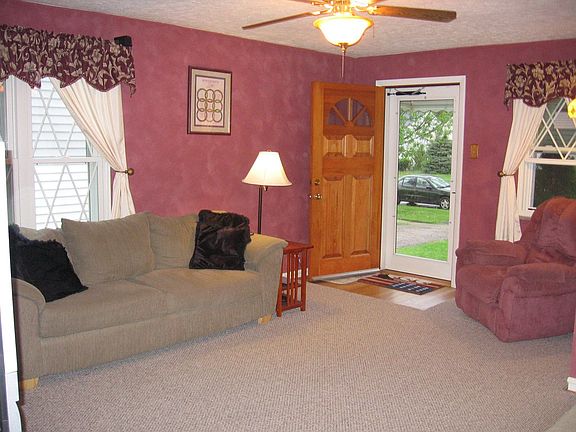 Spacious living room