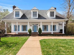 2112 Pinecrest Manor Ln, Saint Louis, MO 63122