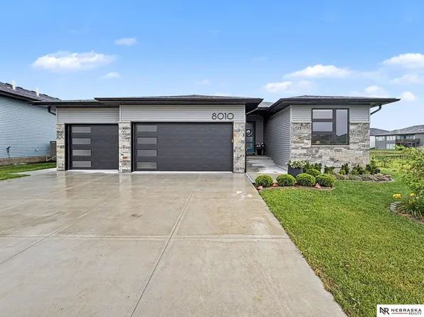 8010 Patrick Ave, Lincoln, NE 68516