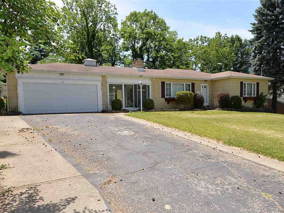 1st image of 11 Kathryn Ave
